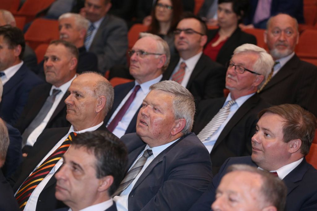 3139569310214901984040075320380