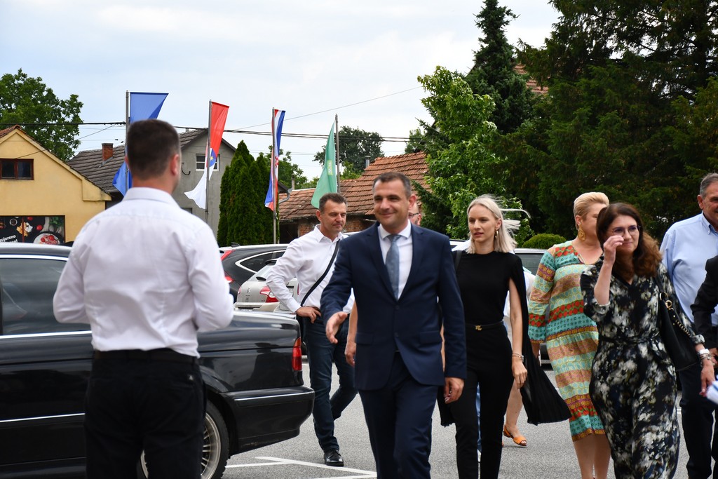 SVEČANA SJEDNICA Zahvalnice općine primili NK BSK Belica, KUD Belica i Udruga žena Belica SVEČANA SJEDNICA Zahvalnice općine primili NK BSK Belica, KUD Belica i Udruga žena Belica