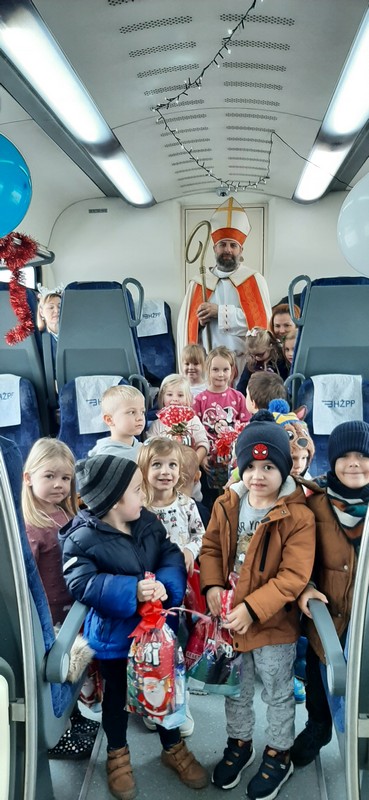 VESELA AVANTURA Mališani iz vrtića Cvrčak putovali vlakom u susret Svetom Nikoli