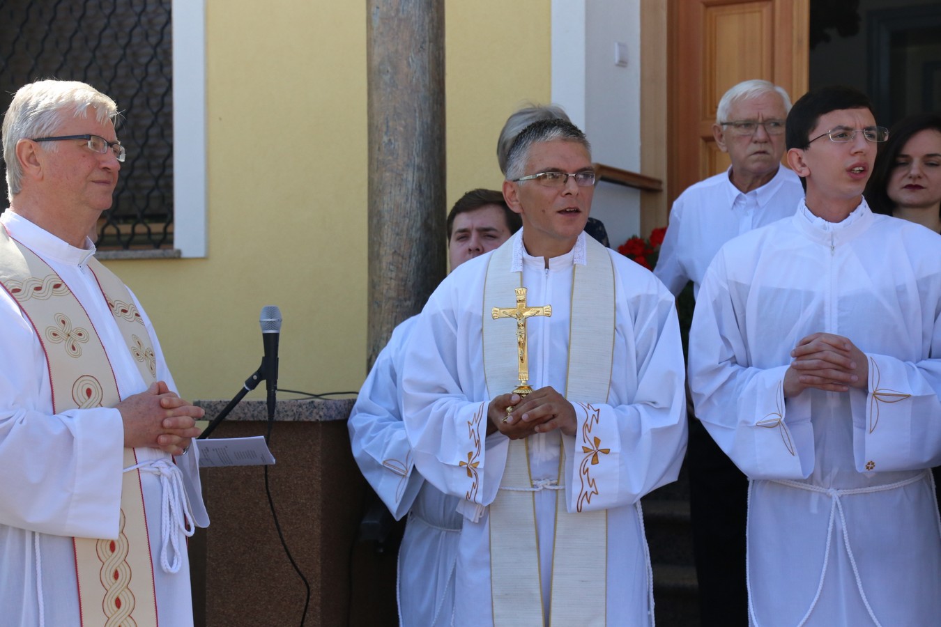Mladen Cikač iz Gornjeg Hrašćana u Macincu služio mladu misu