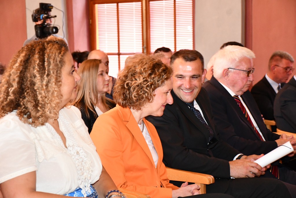 SVEČANA DODJELA Ministrica Nina Obuljen Koržinek uručila UNESCO-ove povelje za međimursku popevku