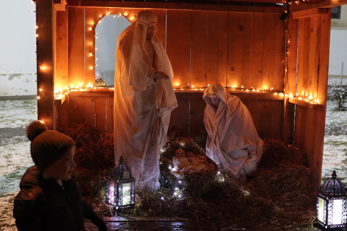 SVETI MARTIN NA MURI Paljenjem prve adventske svijeće započelo je najradosnije doba u godini