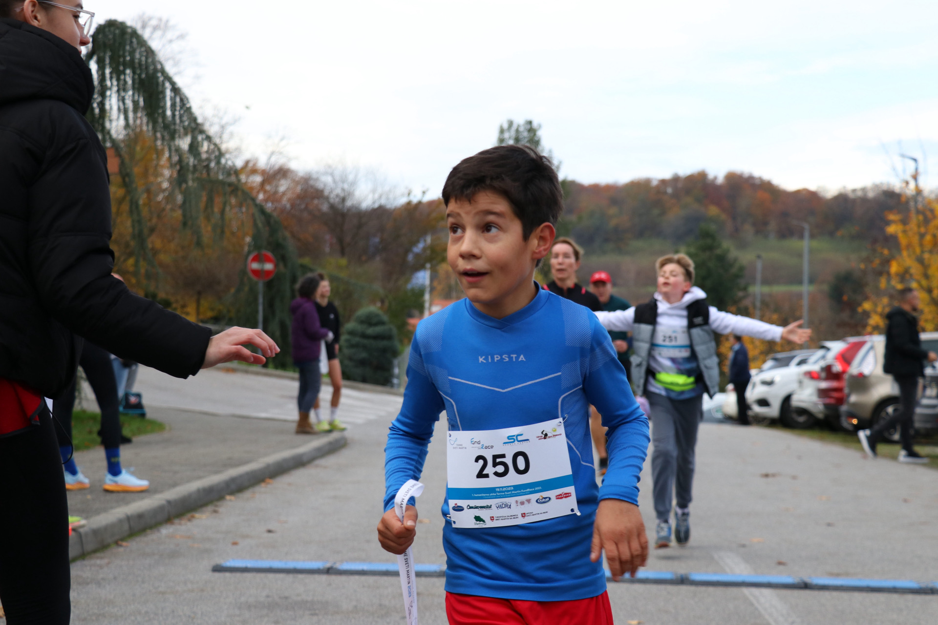 FOTO Trkači su u humanitarnom duhu trčali za udomljenu djecu u Svetom Martinu na Muri