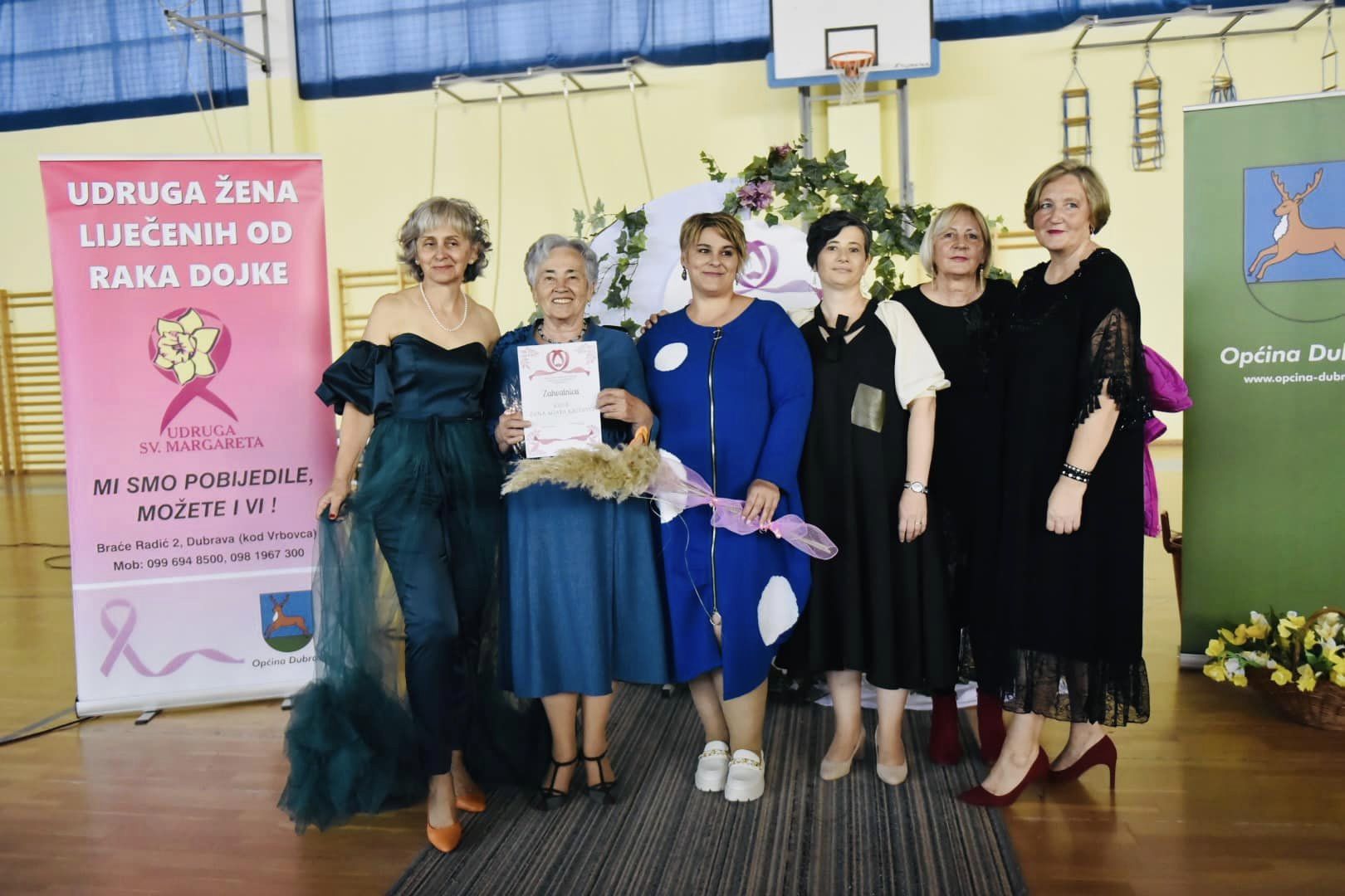 RUŽIČASTI LISTOPAD U DUBRAVI Članice kluba ‘Nova nada’ Čakovec gostovale na modnoj reviji RUŽIČASTI LISTOPAD U DUBRAVI Članice kluba ‘Nova nada’ Čakovec gostovale na modnoj reviji