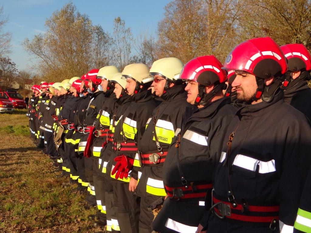 Vatrogasna vježba na obali Mičigen jezera