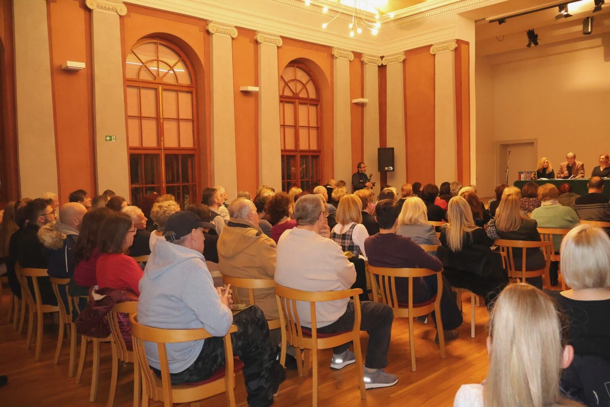 predstavljeno je novo, 21. kolo Biblioteke “Insula”