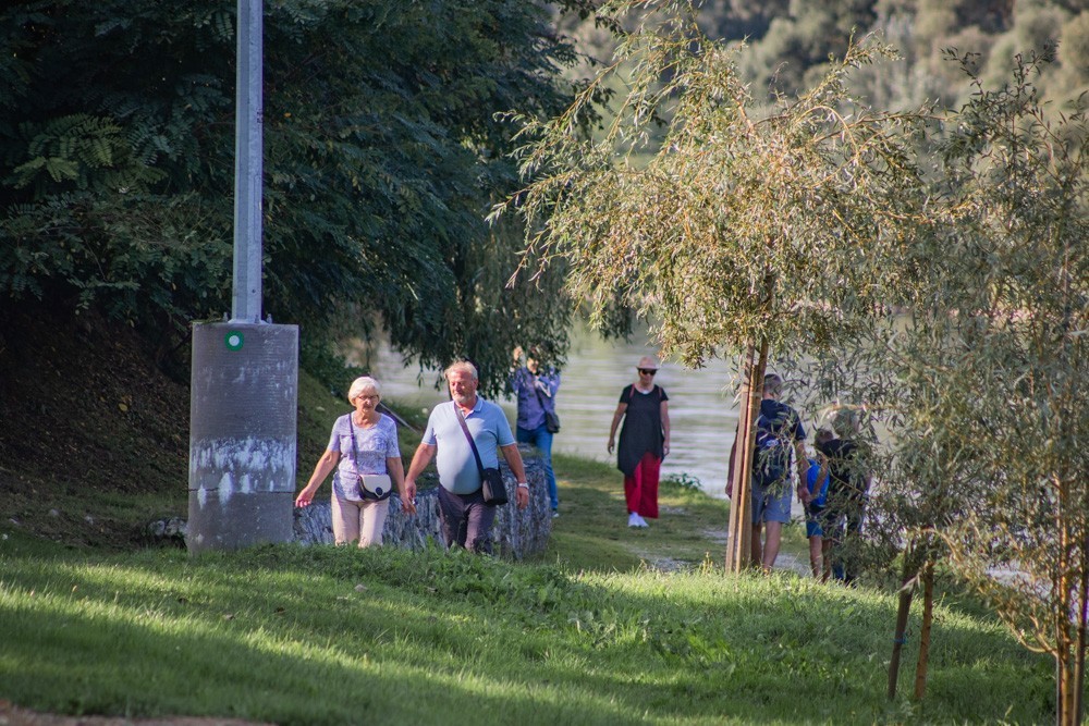 KLIKOM PO MURI Brojni građani uživali u toploj nedjelji u Murskom Središću