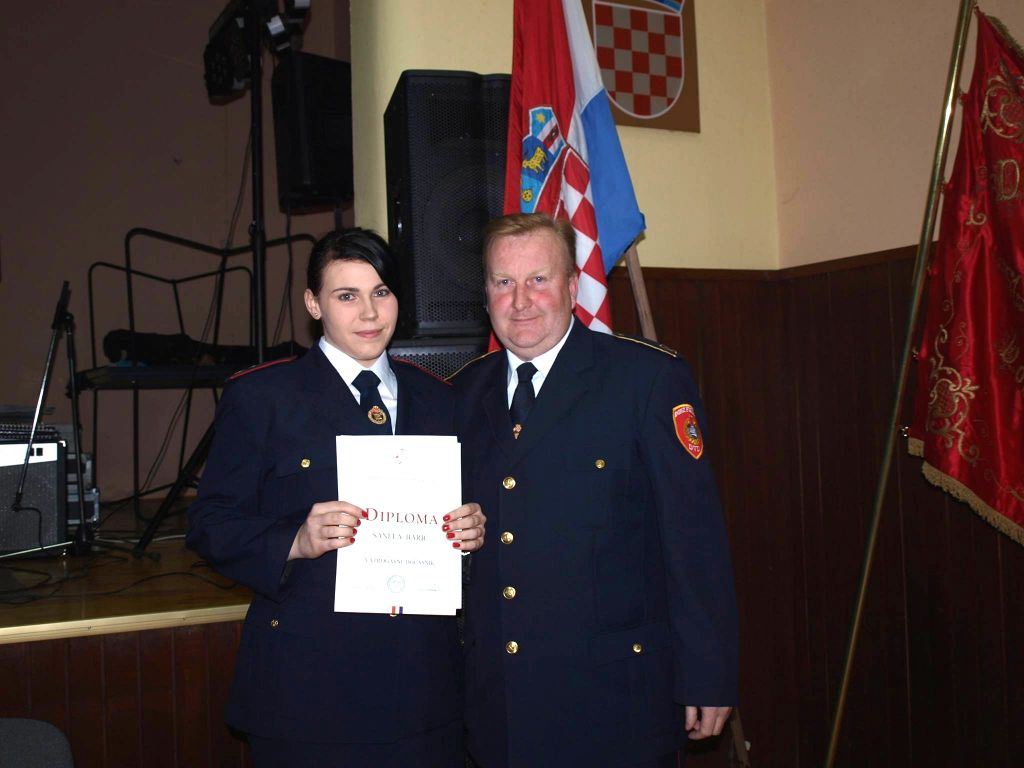 dvddpustakovec01624508