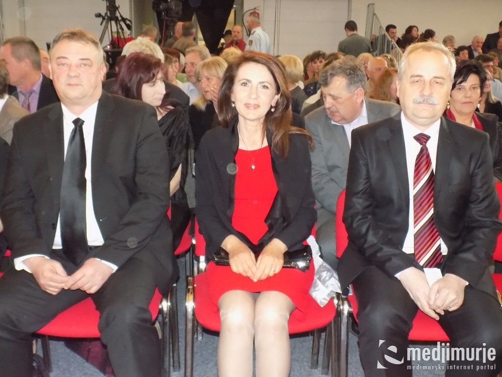 lijepomnasom0003254336