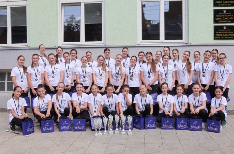 čakovečke mažoretkinje prijem gradonačelnica (6) čakovečke mažoretkinje prijem gradonačelnica (6)