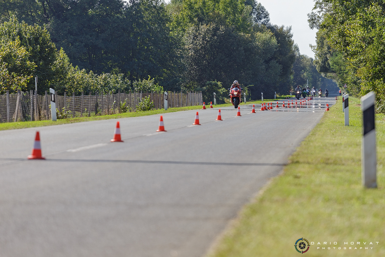 Utrka ubrzanja s motociklima u Goričanu
