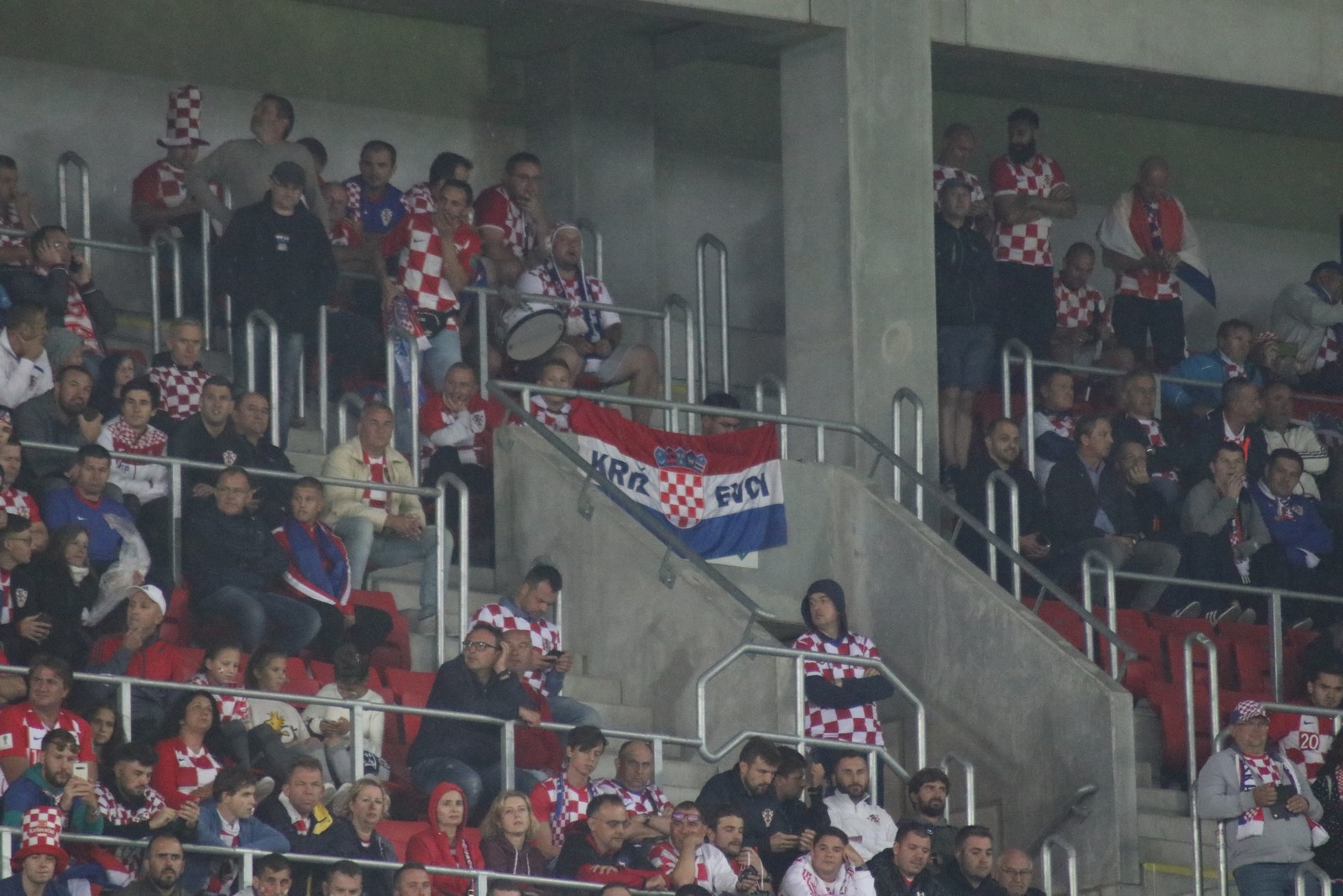 Image 3833593 (auto) Image 3833593 (auto)