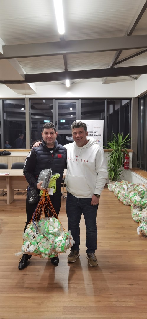 Međimurski nogometni savez školama nogometa podijelio 350 lopti i 400 markera