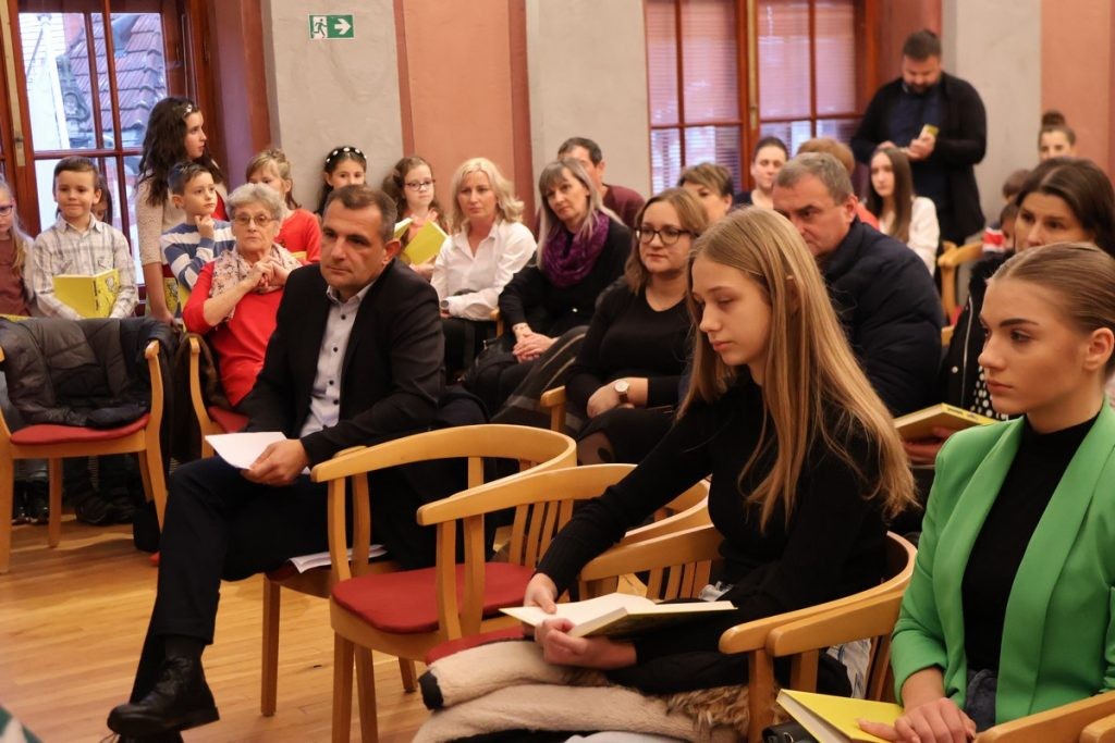 MLADI PISCI Predstavljen zbornik dječjih literarnih radova Tragovi budućnosti