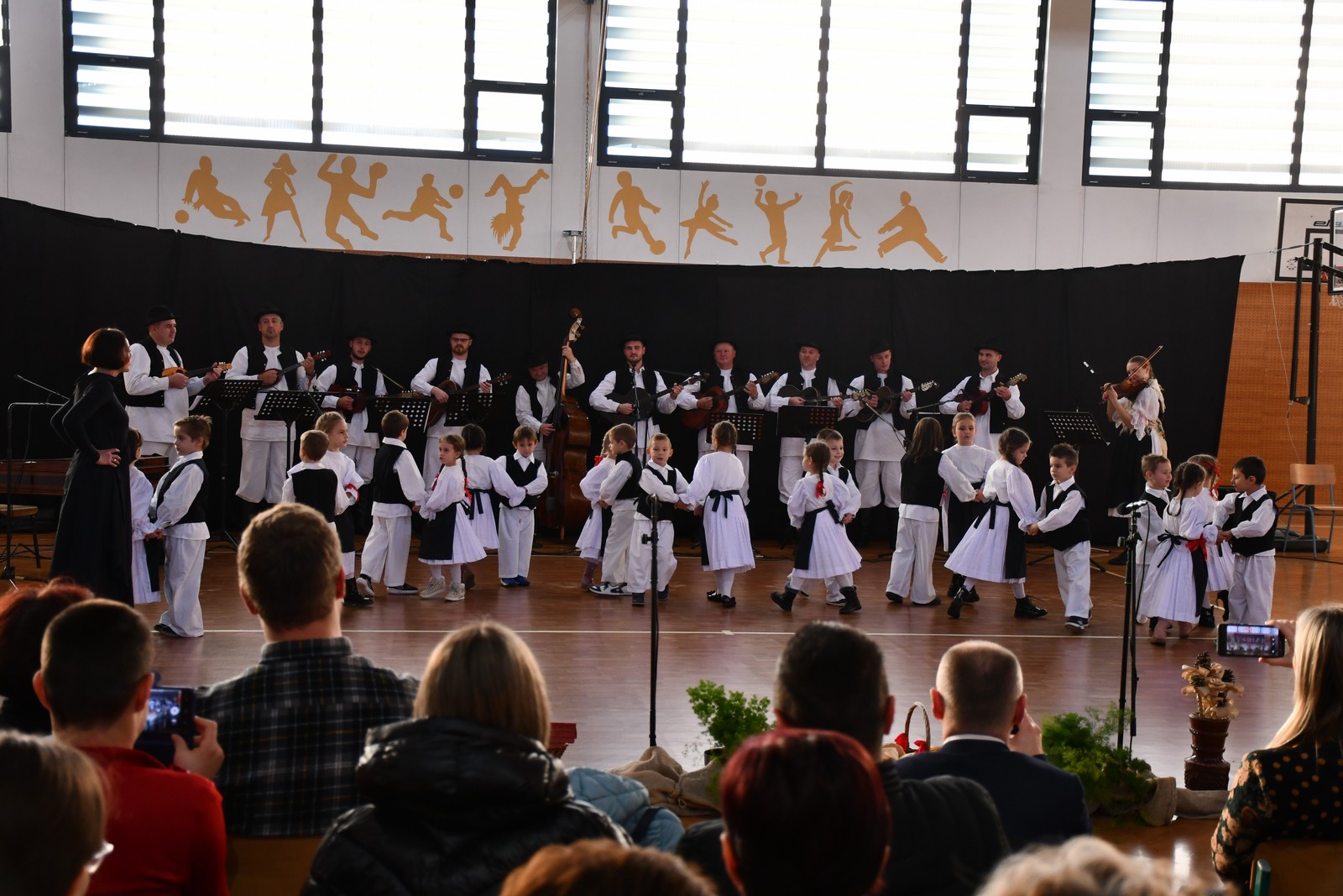 ČUVARI TRADICIJE Godišnja priredba KUD-a Belica