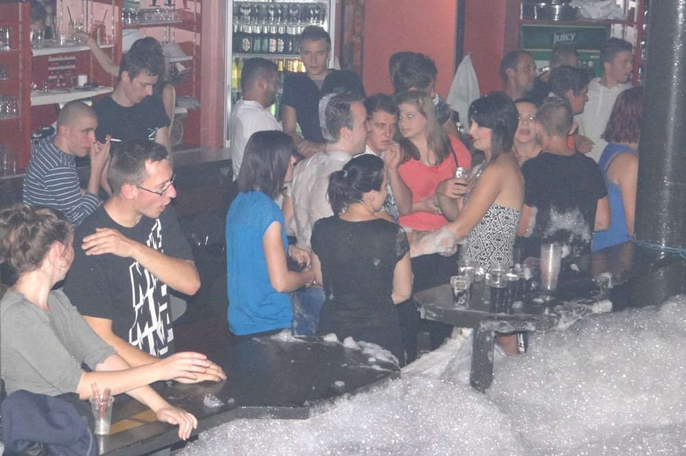 slika0084469893 Pjena party u Šampionu (Subota, 16.8.2014.)