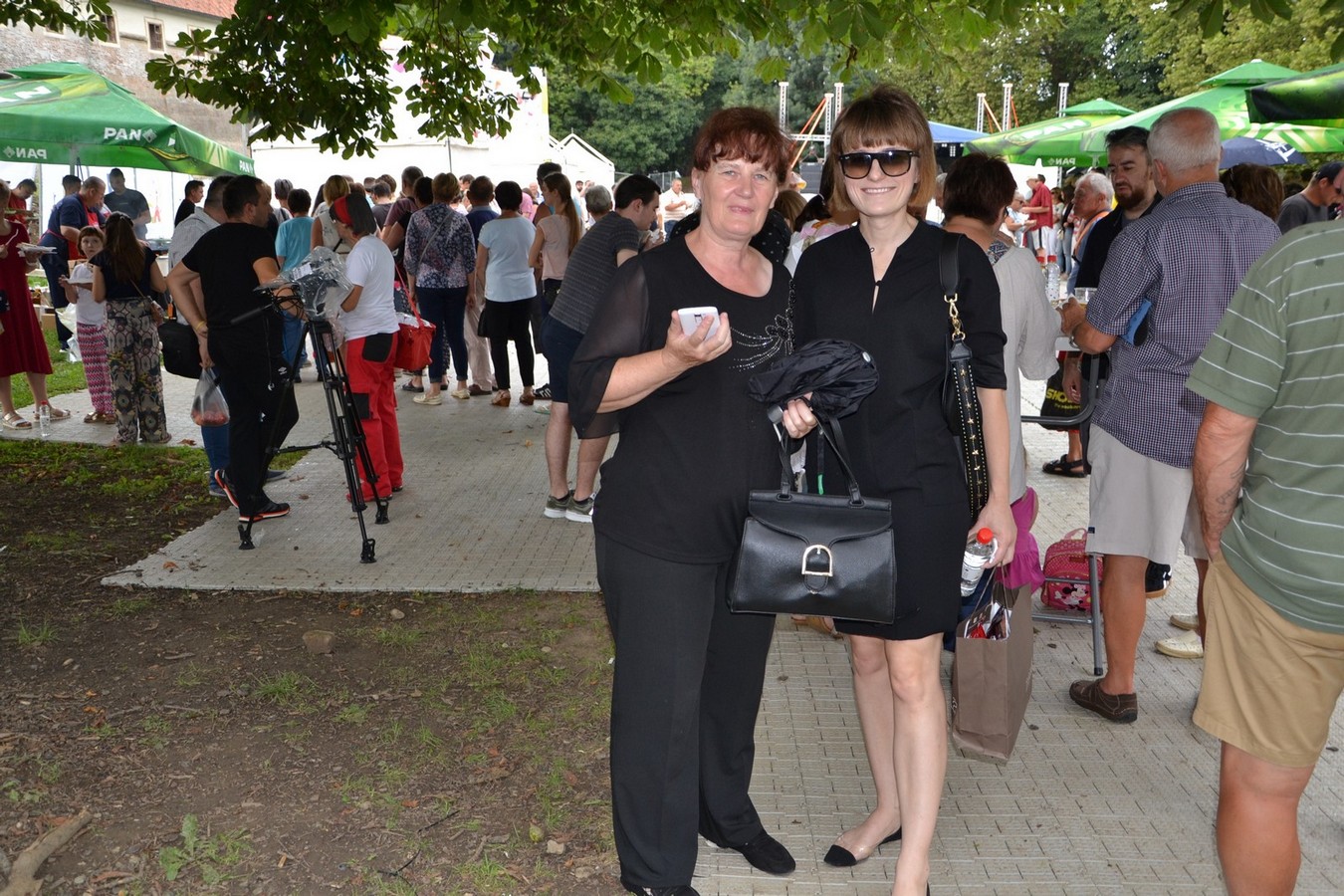 U jezeru Staroga Grada posjetitelji uživali u besplatnom ručku