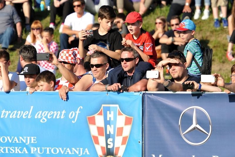 9861622773b48a8835b8a977cf5babe