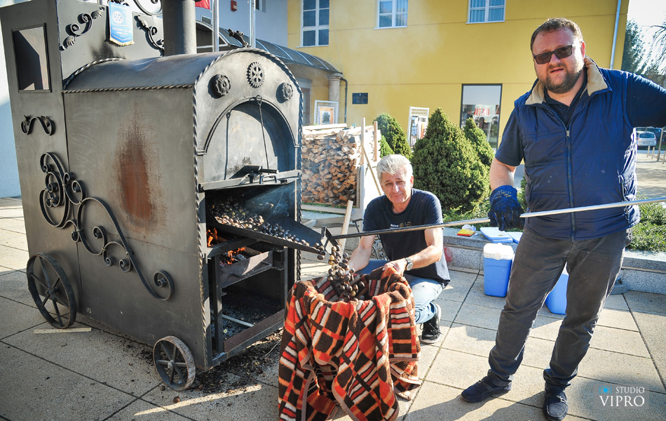 Rotarijanska Kestenijada u Prelogu: Mnoge je privukao miris svježe pečenih kestena