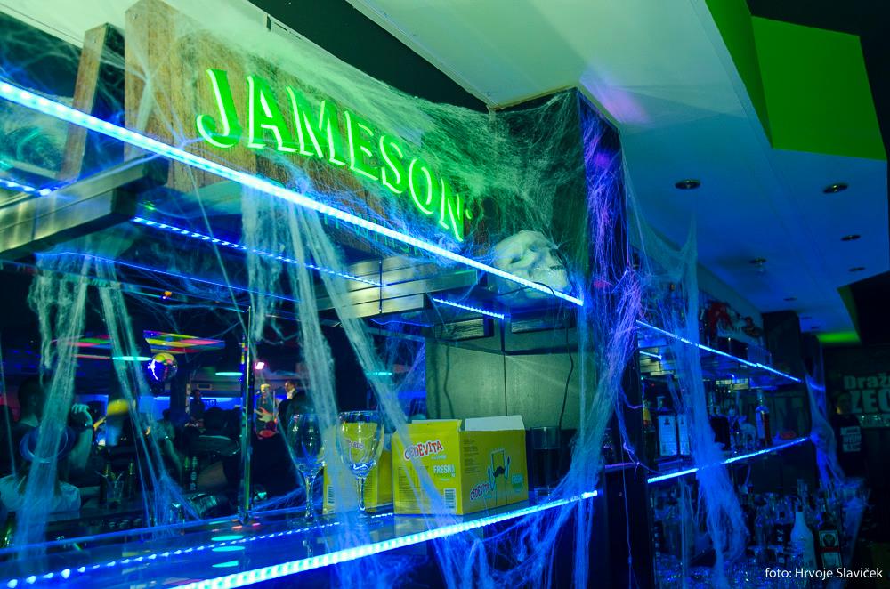 1485985012165705450842051098440