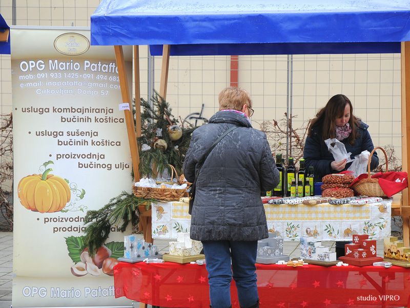 325713854dsc0919277394