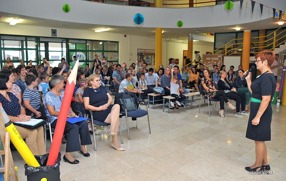 Prvašići Osnovne škole Prelog i Draškovec dočekani prigodnim programom