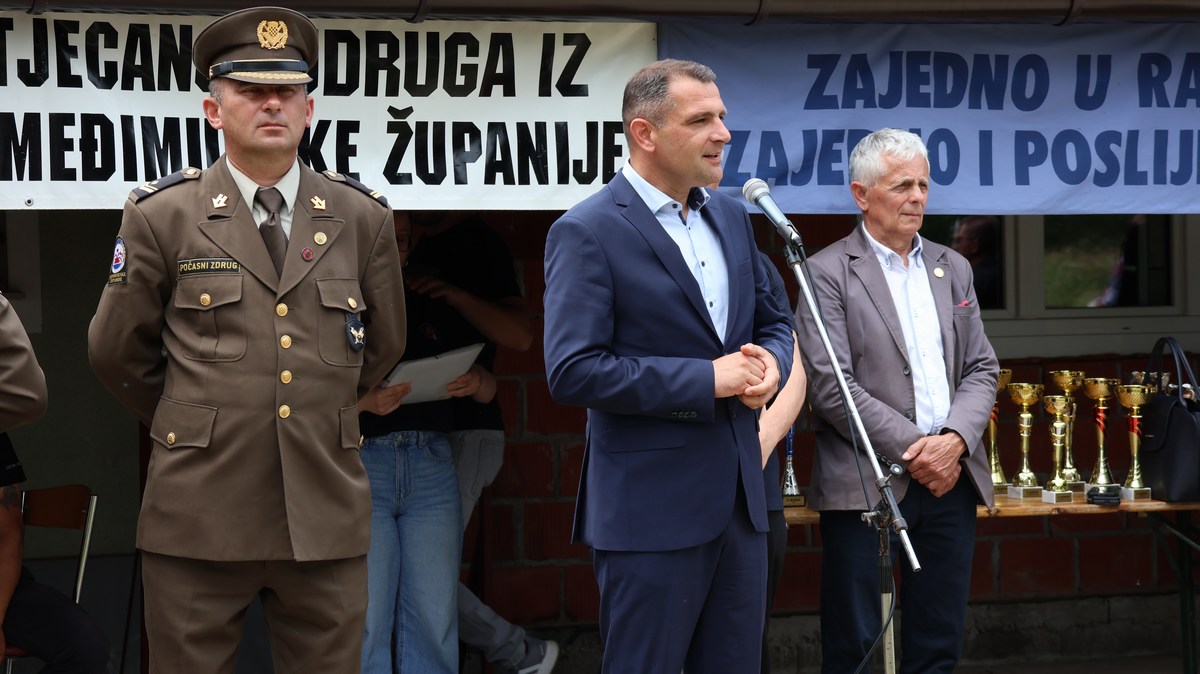 SVETI MARTIN NA MURI Održano sportsko natjecanje dragovoljaca i veterana te susreti djece i unuka hrvatskih branitelja