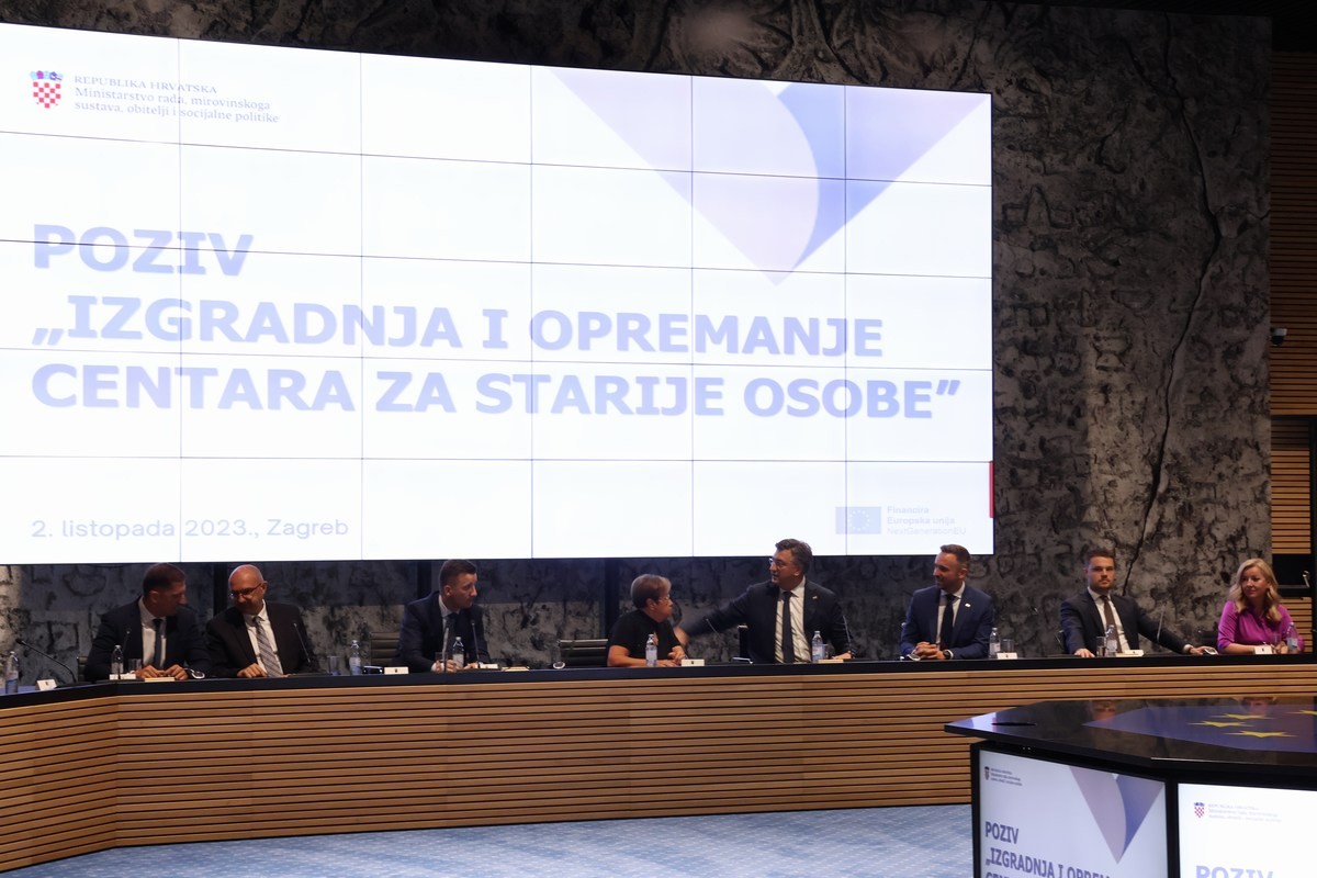 Matija Posavec, Nikola Novak, centar za starije osobe Matija Posavec, Nikola Novak, centar za starije osobe