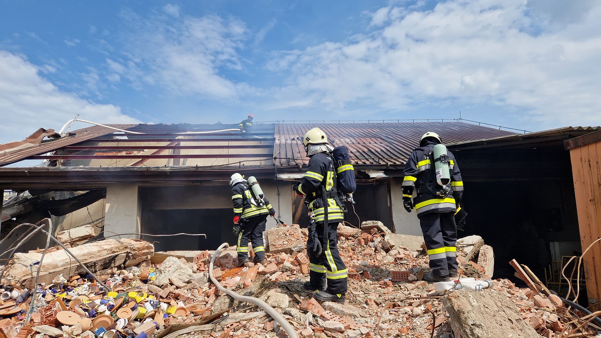 DVD ČAKOVEC Ujutro su imali defile vozila Vatrogasne zajednice, a popodne gasili požar DVD ČAKOVEC Ujutro su imali defile vozila Vatrogasne zajednice, a popodne gasili požar