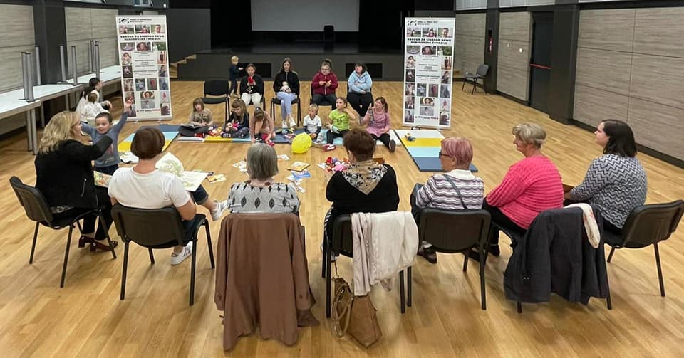 Članovi međimurske Udruge za sindrom Down posjetili ‘Heklice u knjižnici’