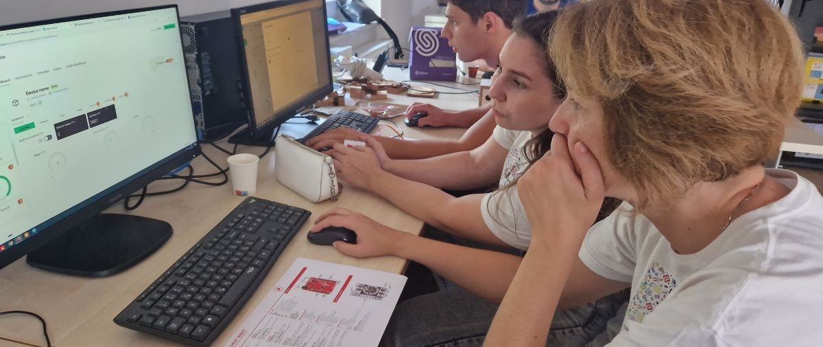 NOVA ISKUSTVA Članovi udruga Mladi informatički stručnjaci i Međimurski informatički klub sudjelovali u studijskom posjetu Velikoj Gorici NOVA ISKUSTVA Članovi udruga Mladi informatički stručnjaci i Međimurski informatički klub sudjelovali u studijskom posjetu Velikoj Gorici