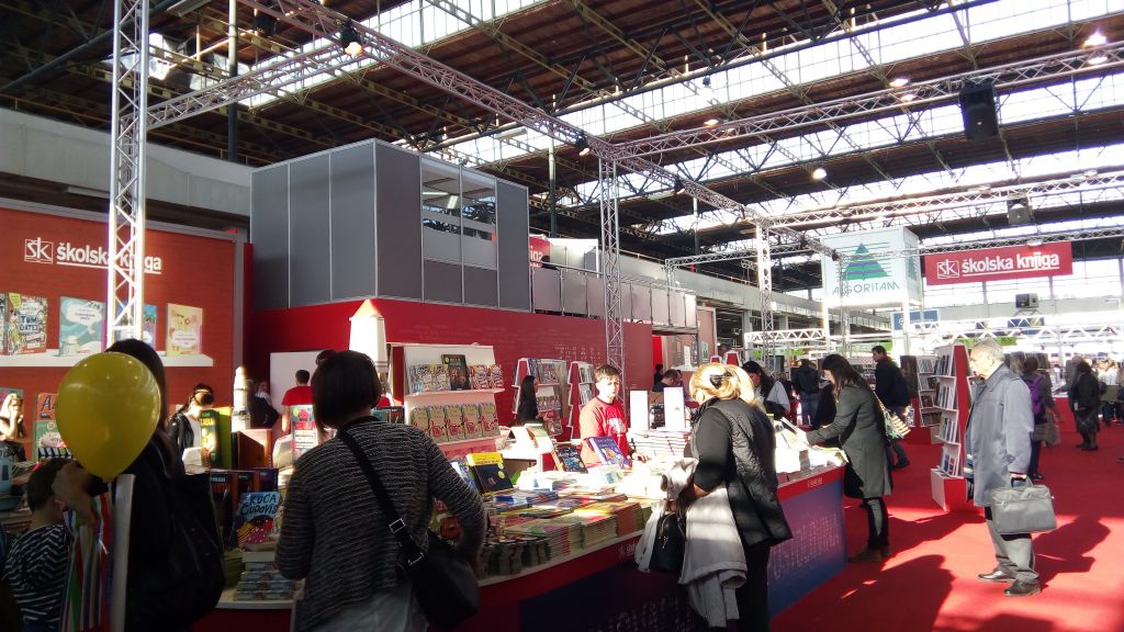 20151112120414440643