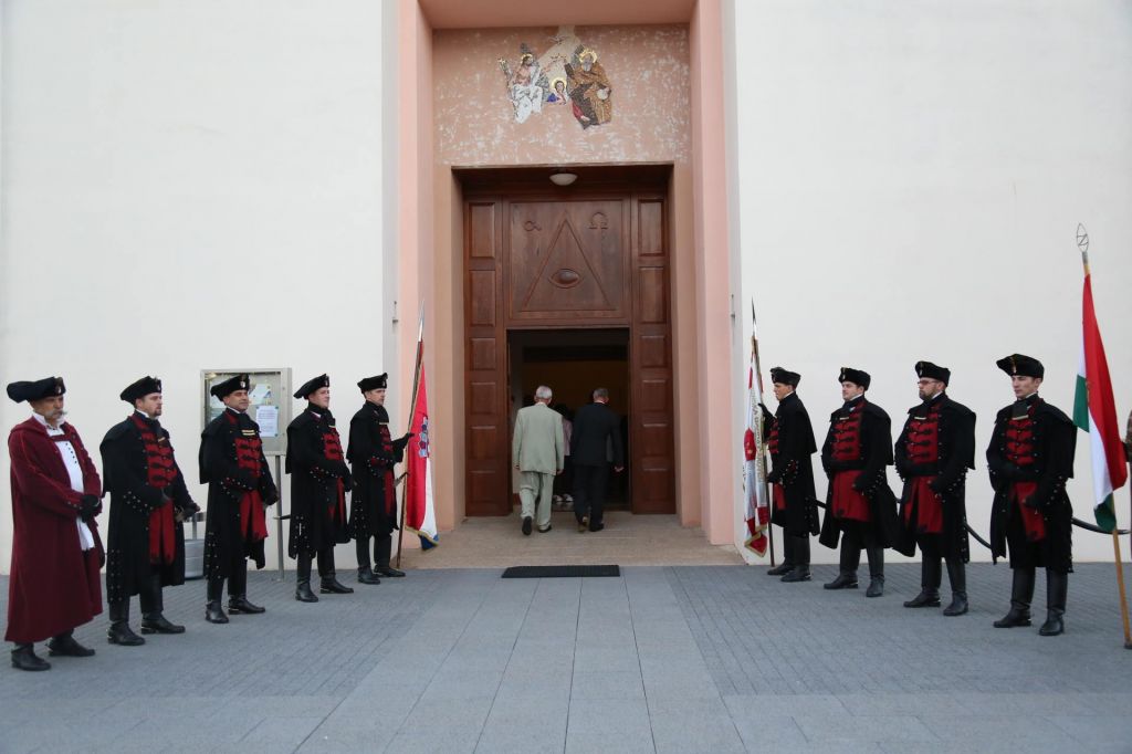 2143936910212942454813069124881