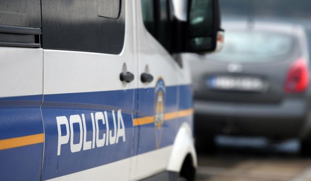policija