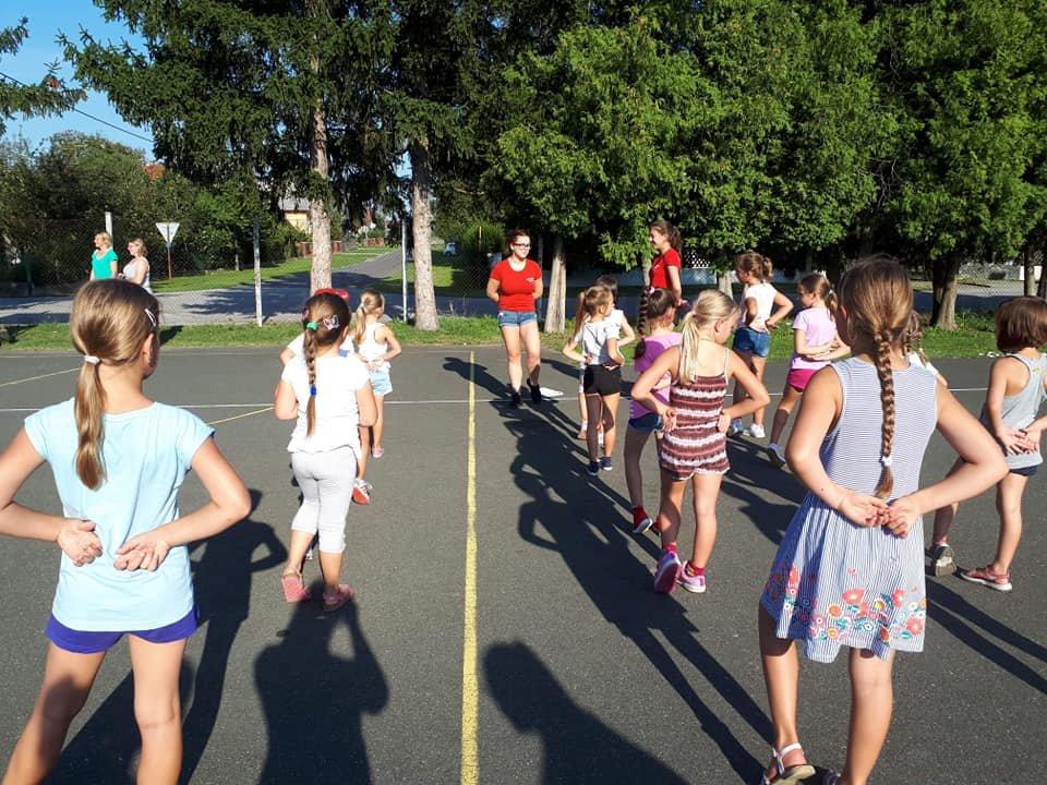 Četvrti Mažoret kamp u Kotoribi okuplja veliki broj djevojčica