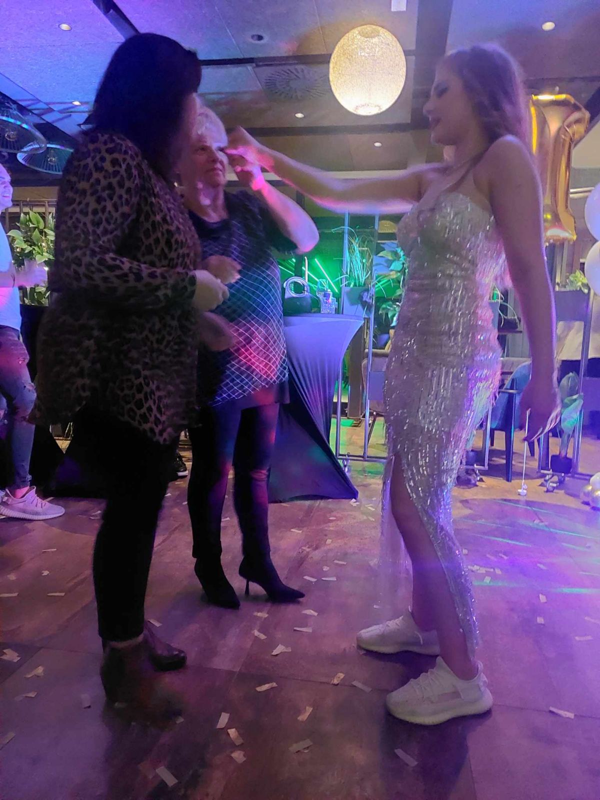 ROĐENDANSKA PROSLAVA Luna Marija Novak proslavila 18. rođendan