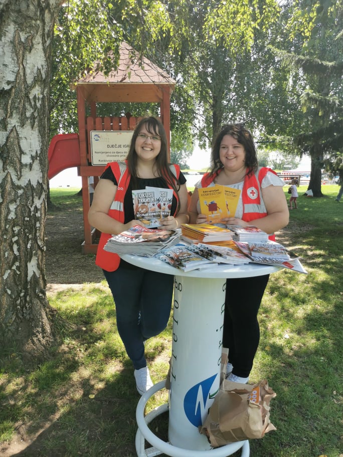Humanitarci na okupu: Druženje dobrovoljnih darivatelja krvi na preloškoj Marini