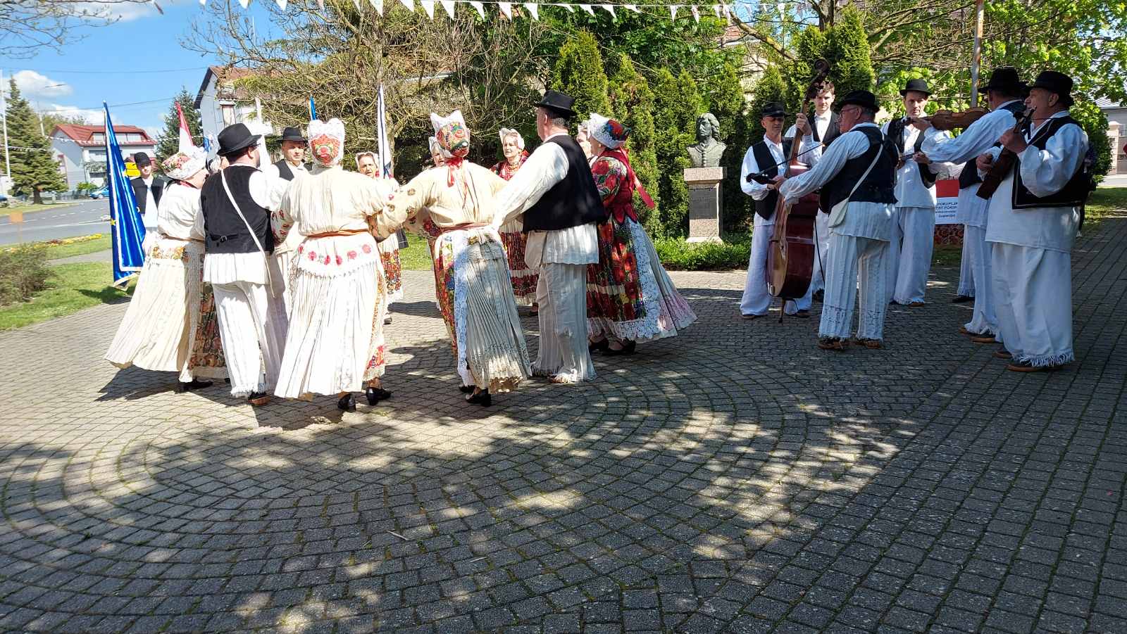DRUGI DAN U DONJOJ DUBRAVI Smotra međimurskog i koreografiranog folklora