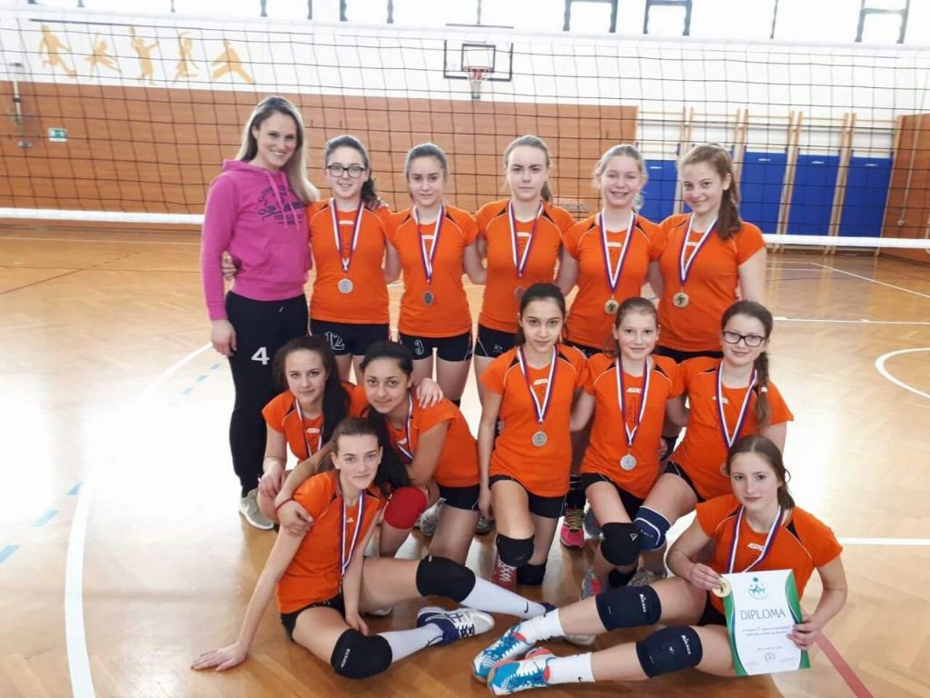 1777883010211467380577135253387