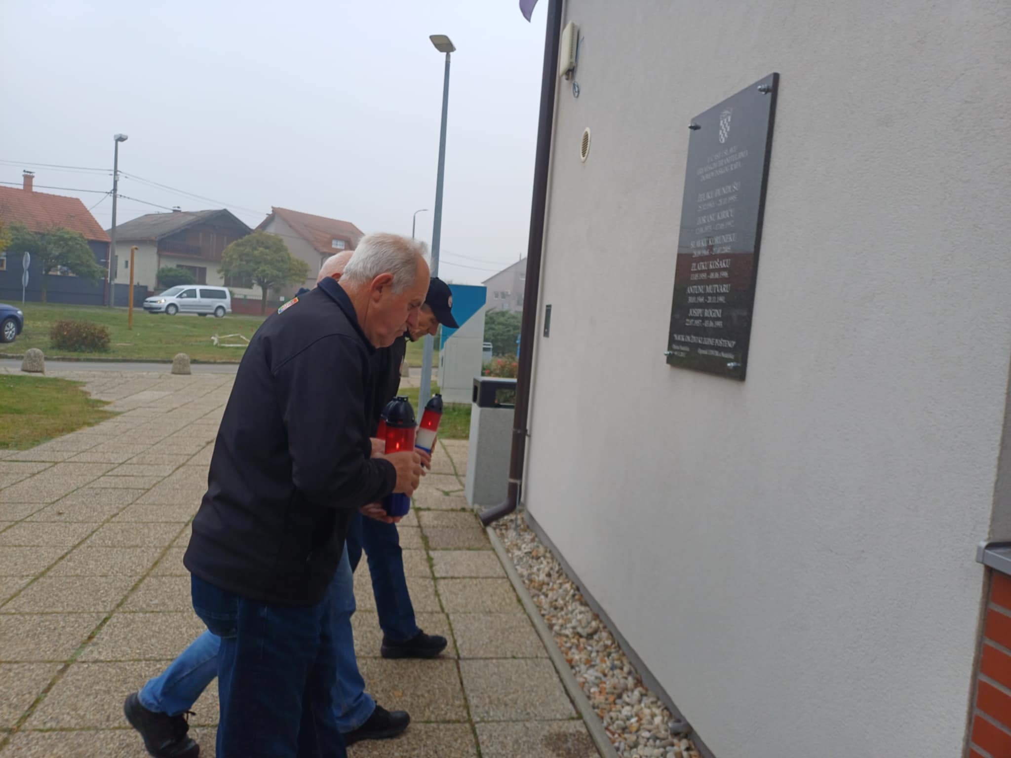 cf4dc95f-7b9f-480c-a3a3-cdc4d1316c83