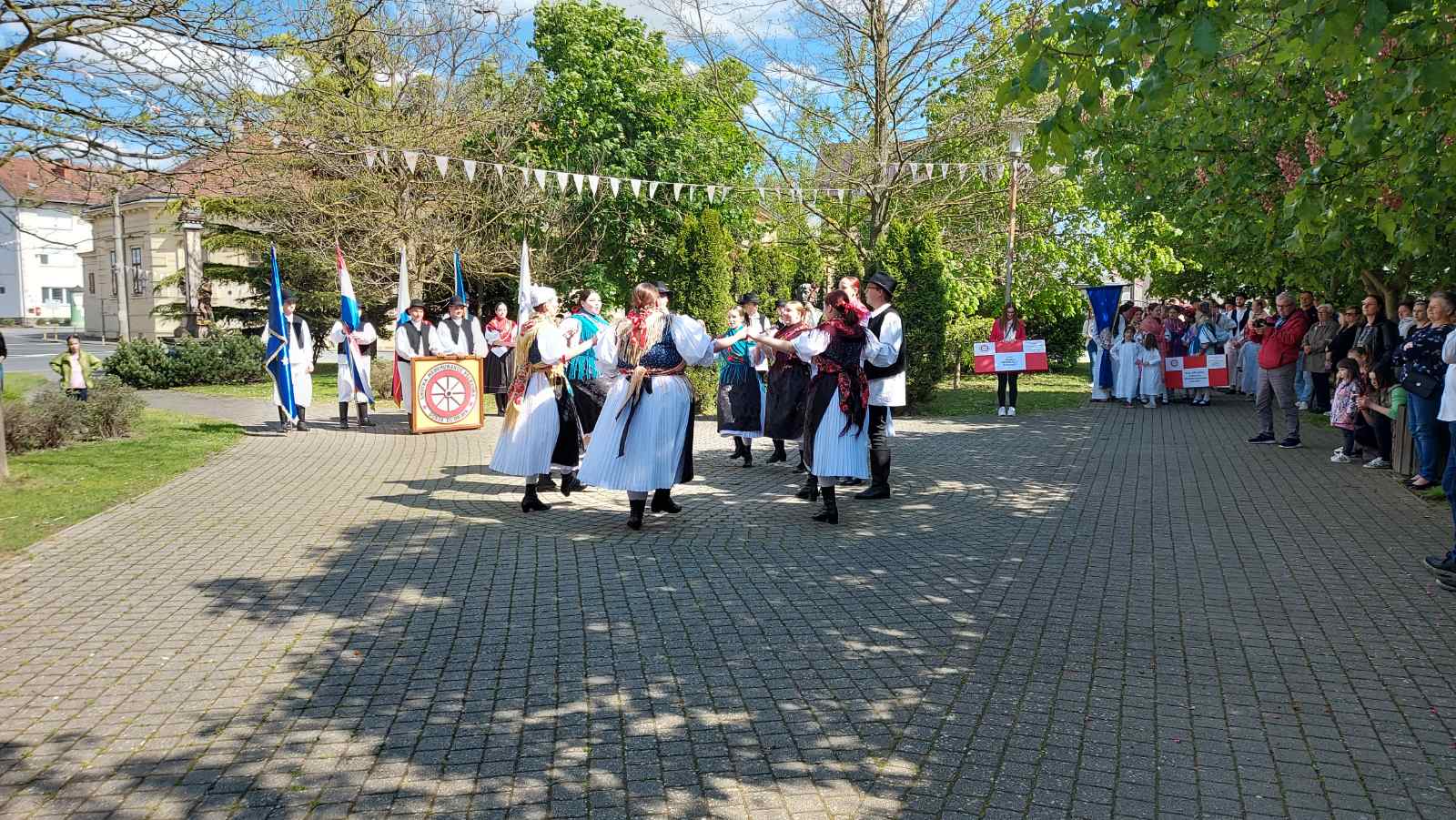 DRUGI DAN U DONJOJ DUBRAVI Smotra međimurskog i koreografiranog folklora