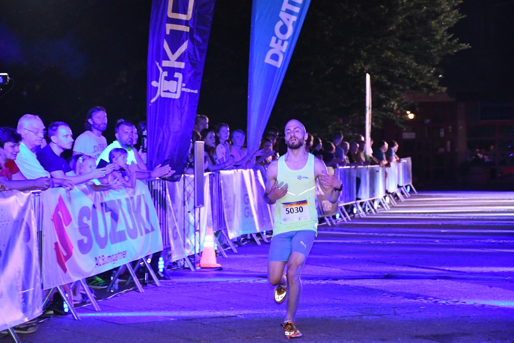POGLEDAJTE TKO JE SVE TRČAO Veliki broj trkača na ‘Čakovečkom noćnom ceneru’