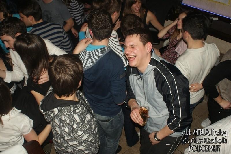 slika0086 Antrum (Subota, 7.1.2012) slika0086 Antrum (Subota, 7.1.2012)