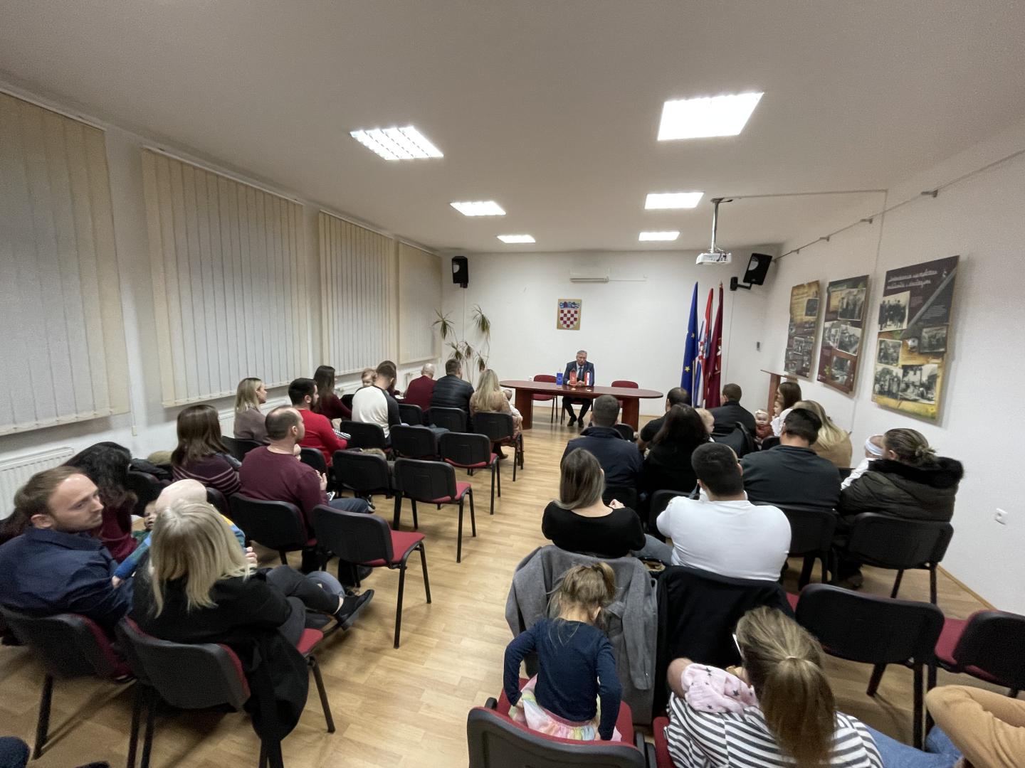Bebe kod načelnika Srše: Podijeljene naknade za čak 26 novorođene djece