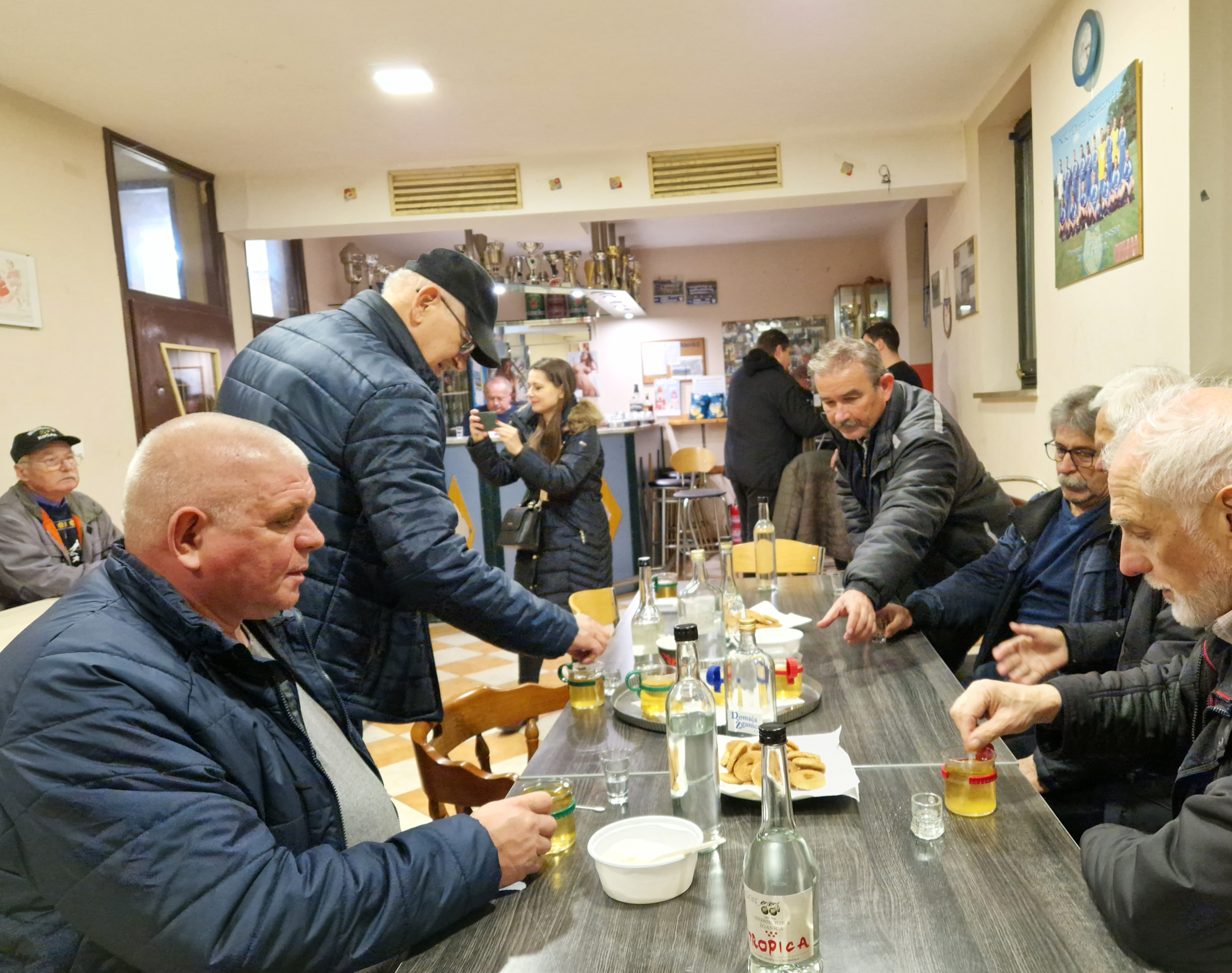 DONJI KONCOVČAK Ne propustite predbožićnu čajanku