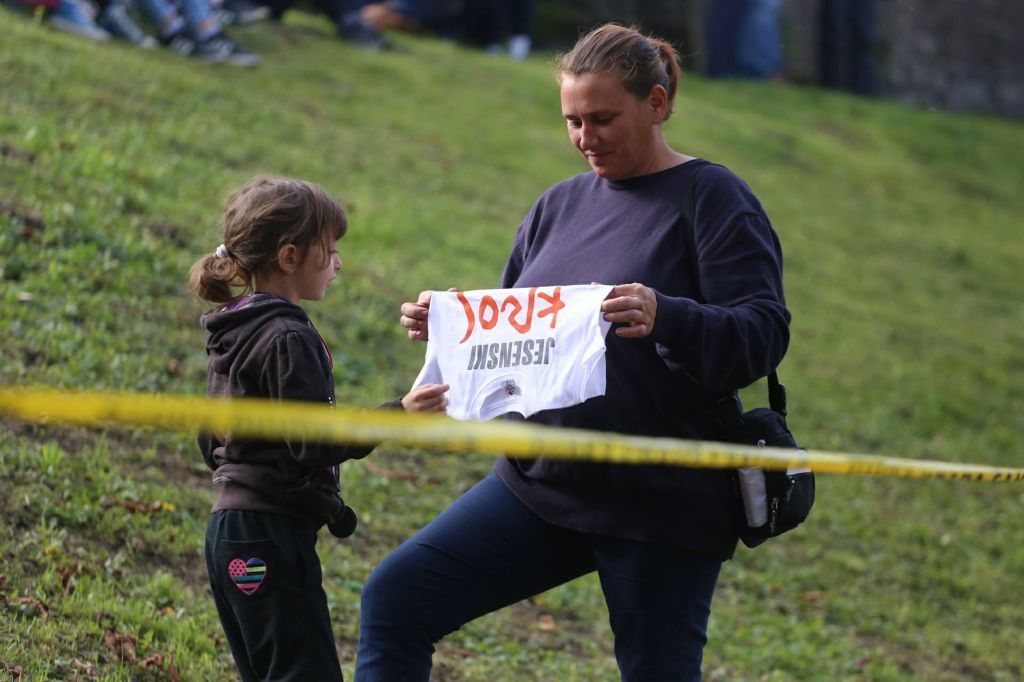 2269056710213284885093612997056