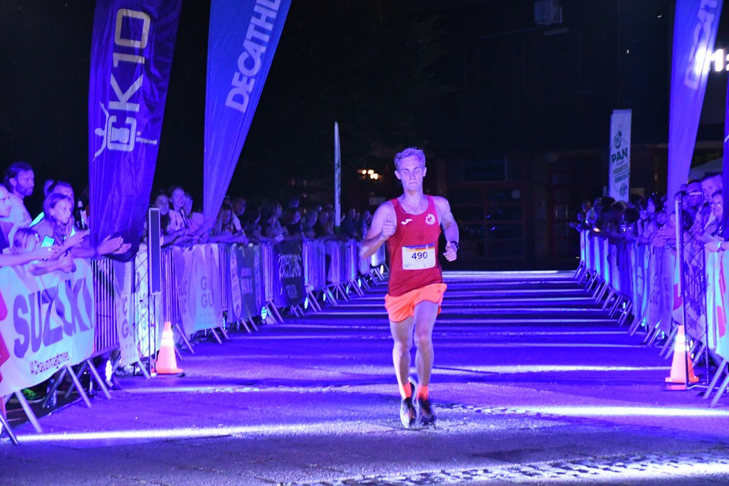 POGLEDAJTE TKO JE SVE TRČAO Veliki broj trkača na ‘Čakovečkom noćnom ceneru’