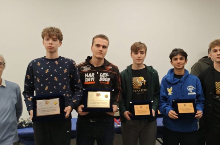 chess pong (6) chess pong (6)