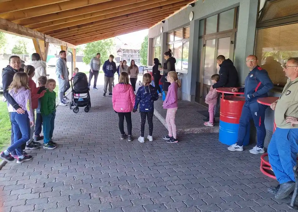 čišćenje okoliša, otok,oporovec (5) čišćenje okoliša, otok,oporovec (5)