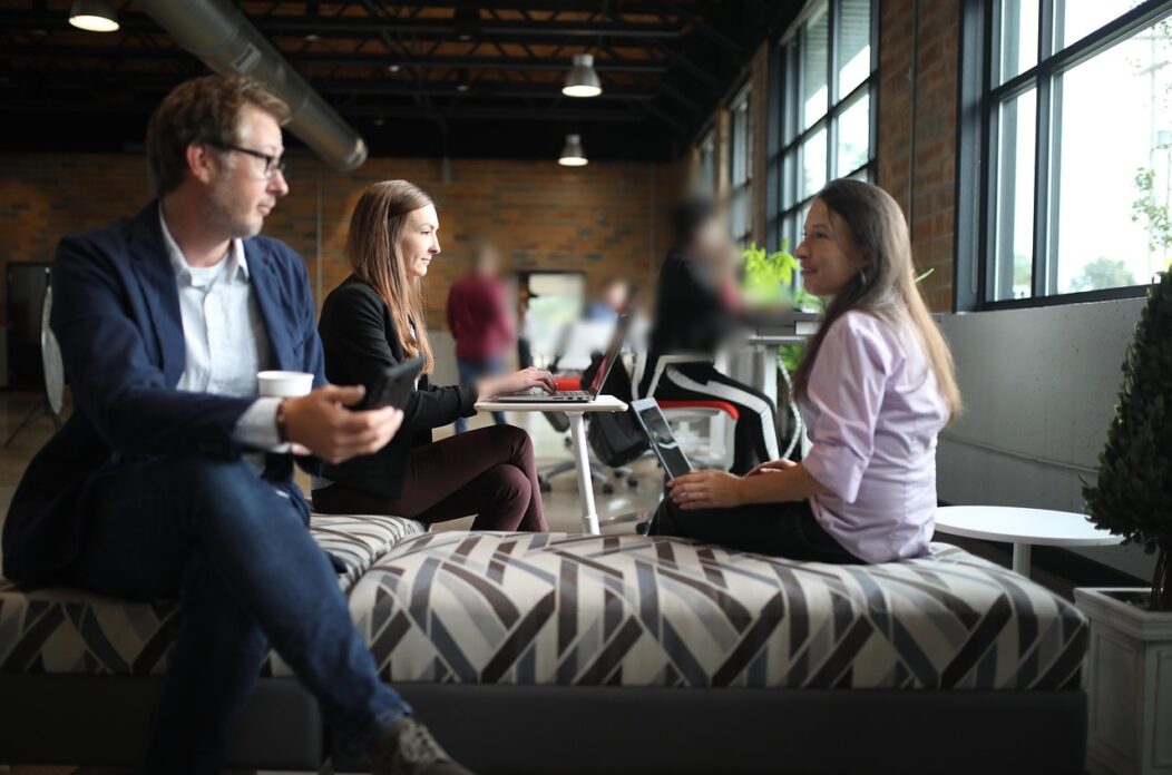 coworkers-6952915_1280